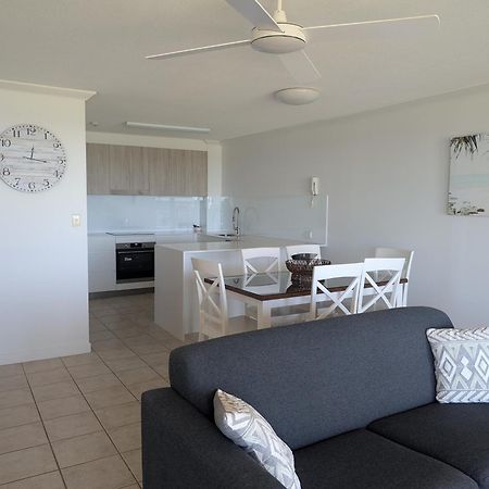 Pacific Surf Absolute Beachfront Apartments Gold Coast Bagian luar foto