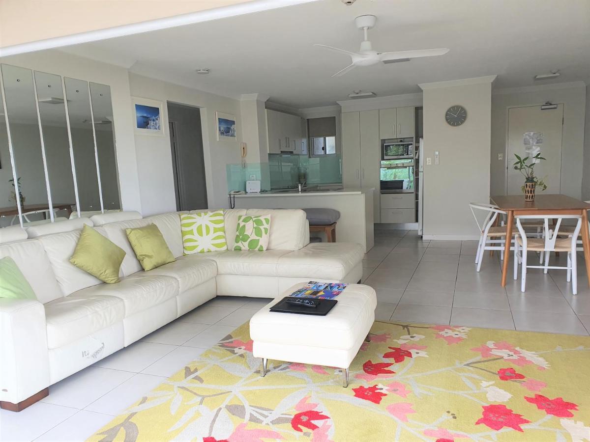 Pacific Surf Absolute Beachfront Apartments Gold Coast Bagian luar foto