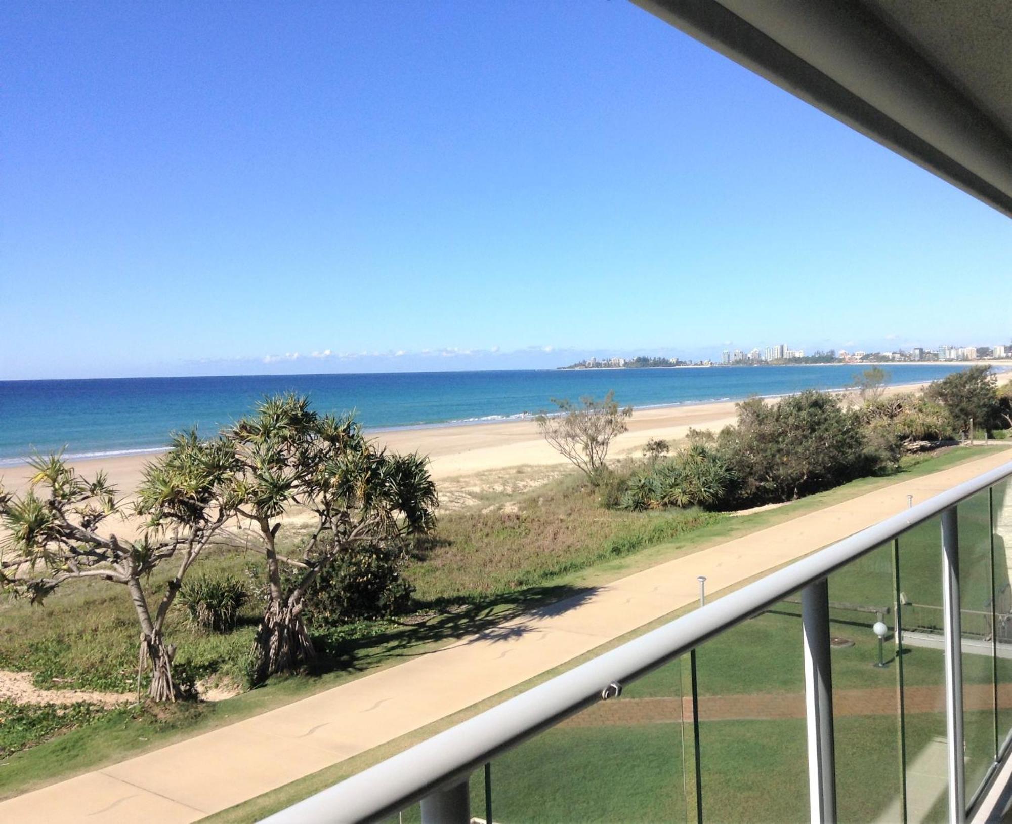 Pacific Surf Absolute Beachfront Apartments Gold Coast Bagian luar foto