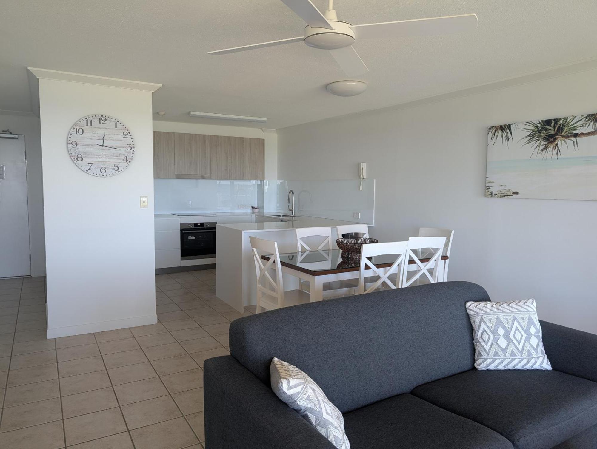 Pacific Surf Absolute Beachfront Apartments Gold Coast Bagian luar foto