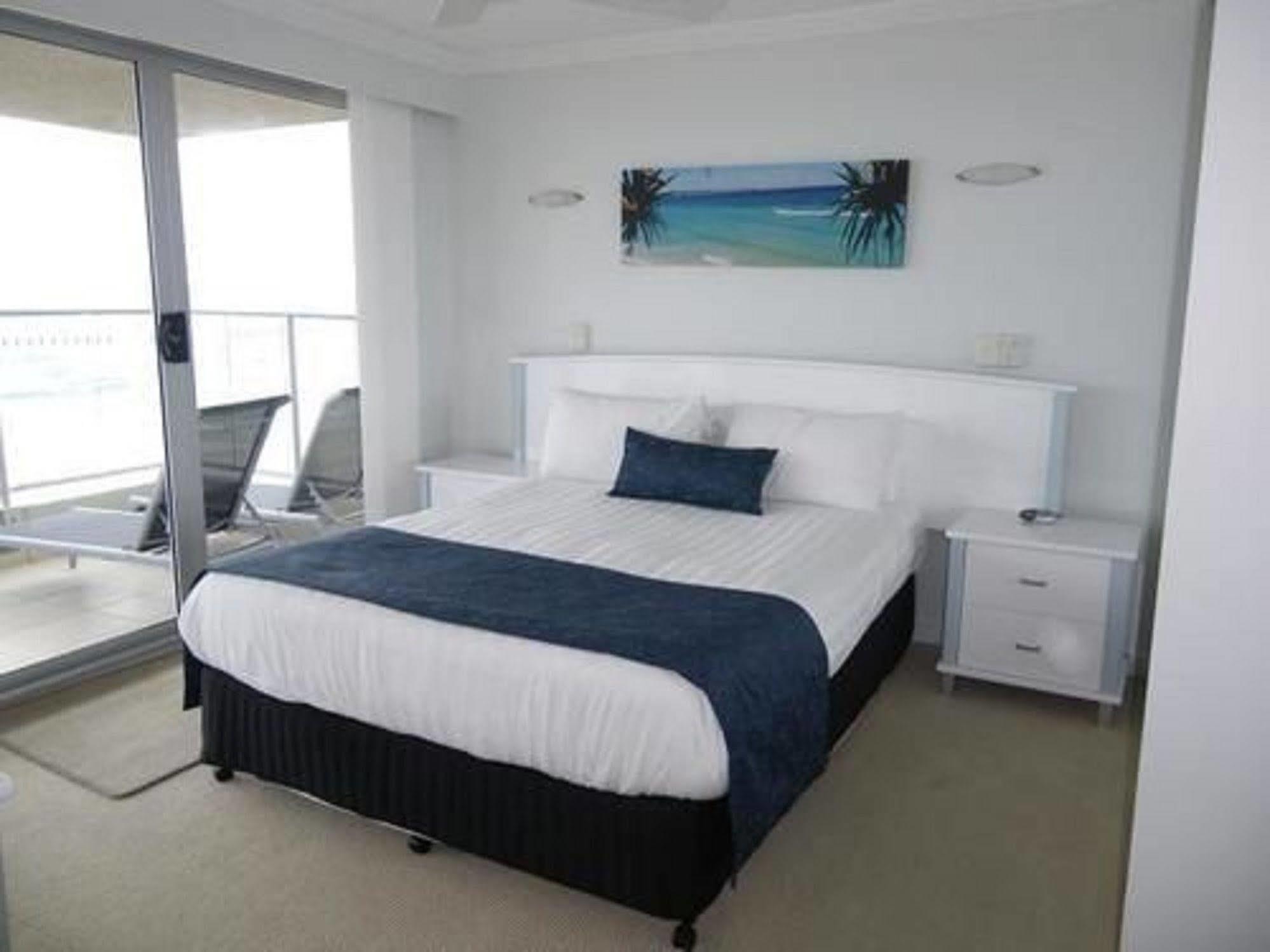 Pacific Surf Absolute Beachfront Apartments Gold Coast Bagian luar foto