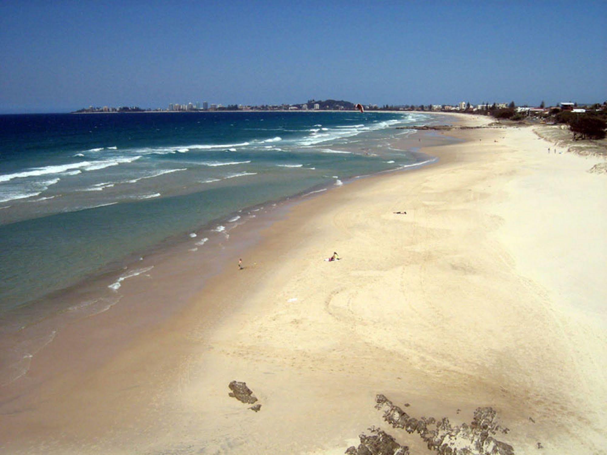 Pacific Surf Absolute Beachfront Apartments Gold Coast Bagian luar foto